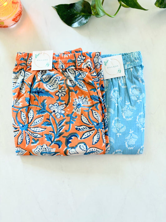 Set of 2 cotton lounge pants with a vibrant floral print, perfect for a modern, boho look and great as a gift idea for special occasions.